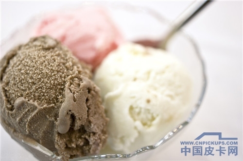 夏季开车需知：坚持四勿与四防
