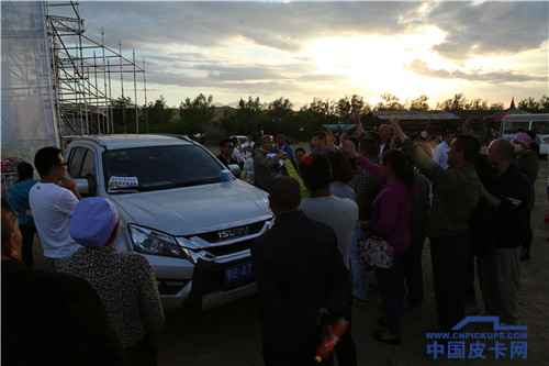 061611321143cbeb0f1390.png 江西五十铃征服大漠 闪亮乌海
