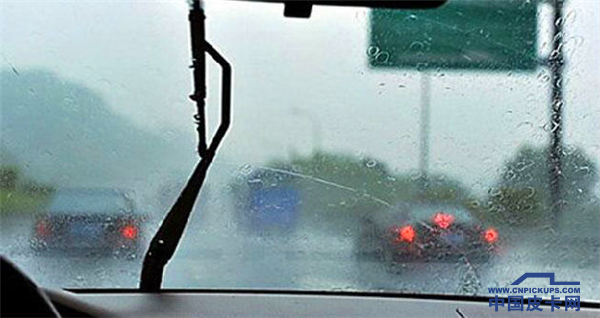 雨季来临，安全行车你会吗