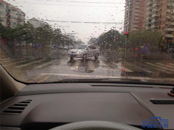 雨季来临，安全行车你会吗