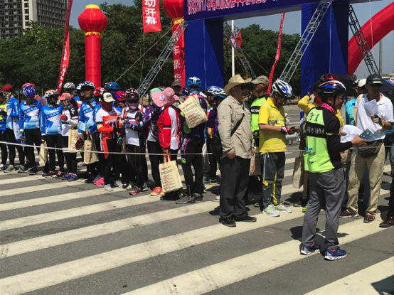 风起星海湖，尘遮贺兰山 中国（国际）汽车旅游大会石嘴山站胜利开幕