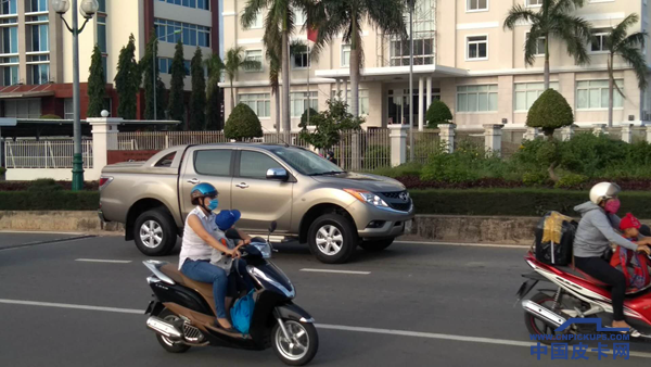 越南街头皮卡随拍 到底与国内有何差别？