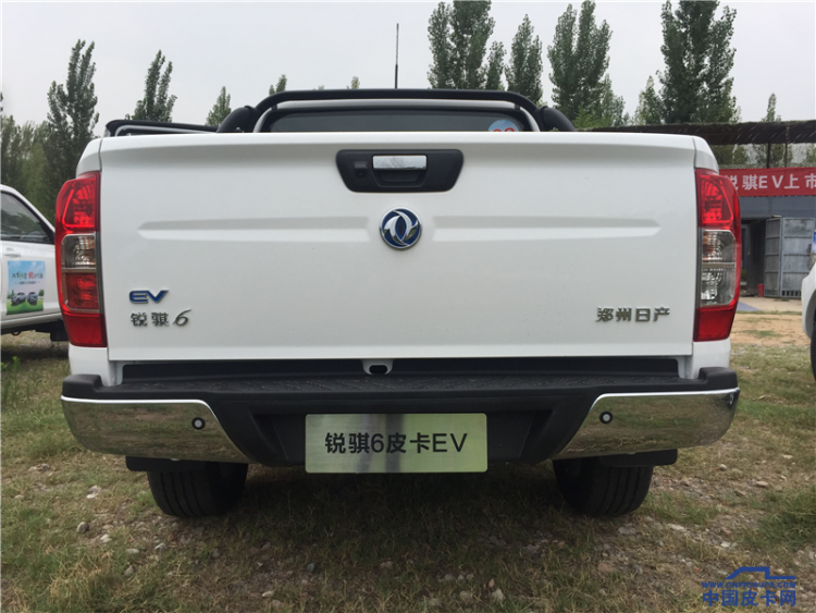 郑州日产锐骐皮卡EV上市售26.98万/锐骐6电动版预售29.98万