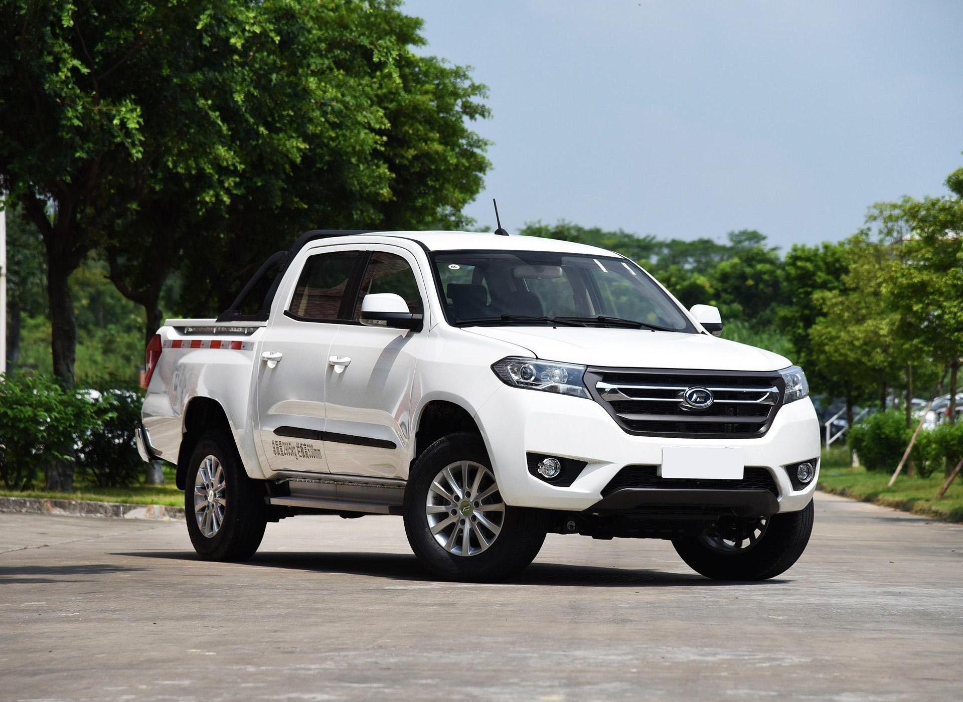 雄师f22皮卡_雄师f22皮卡车身外观图片_雄师f22皮卡图片_皮卡图片库